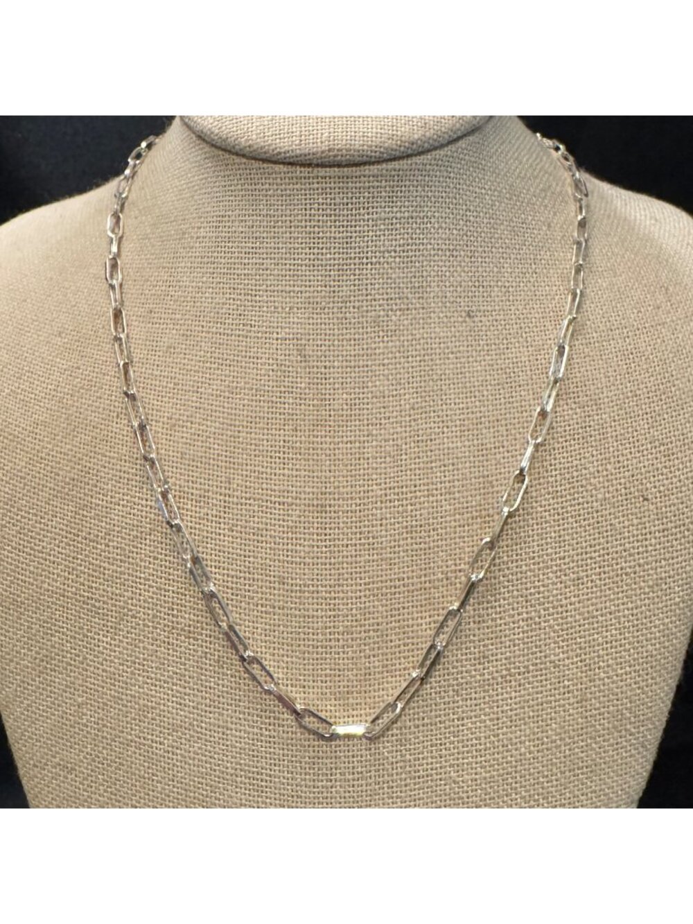 Sterling Silver 925 Oval Link Chain Necklace Lobster Clasp Size 16" Length